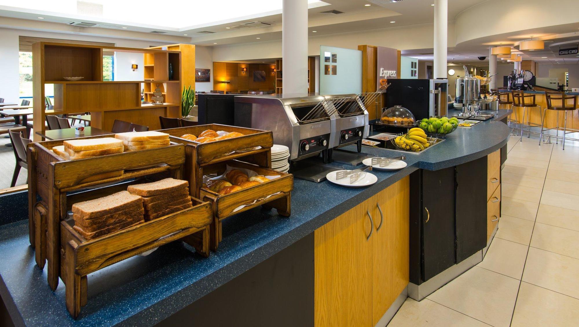 Holiday Inn Express Birmingham Nec By Ihg Bickenhill Zewnętrze zdjęcie